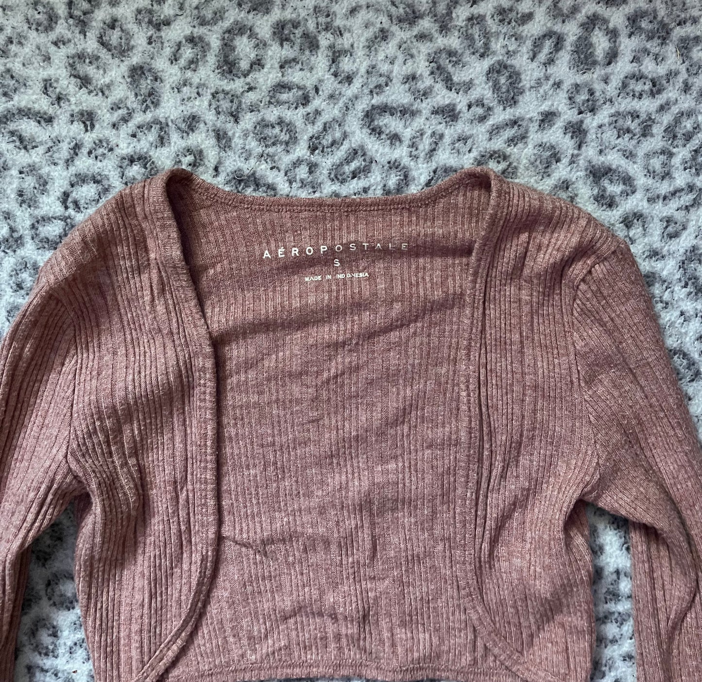 Aeropostale cropped layering top long sleeve