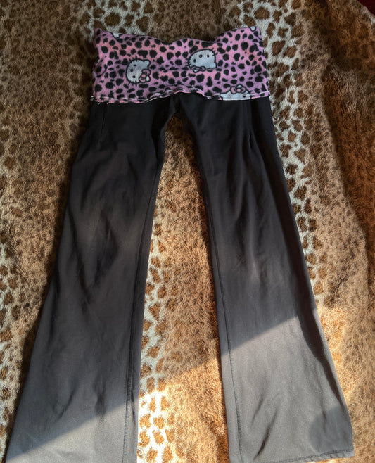 Leopard print, hello Kitty, low rise, leggings flare HTF