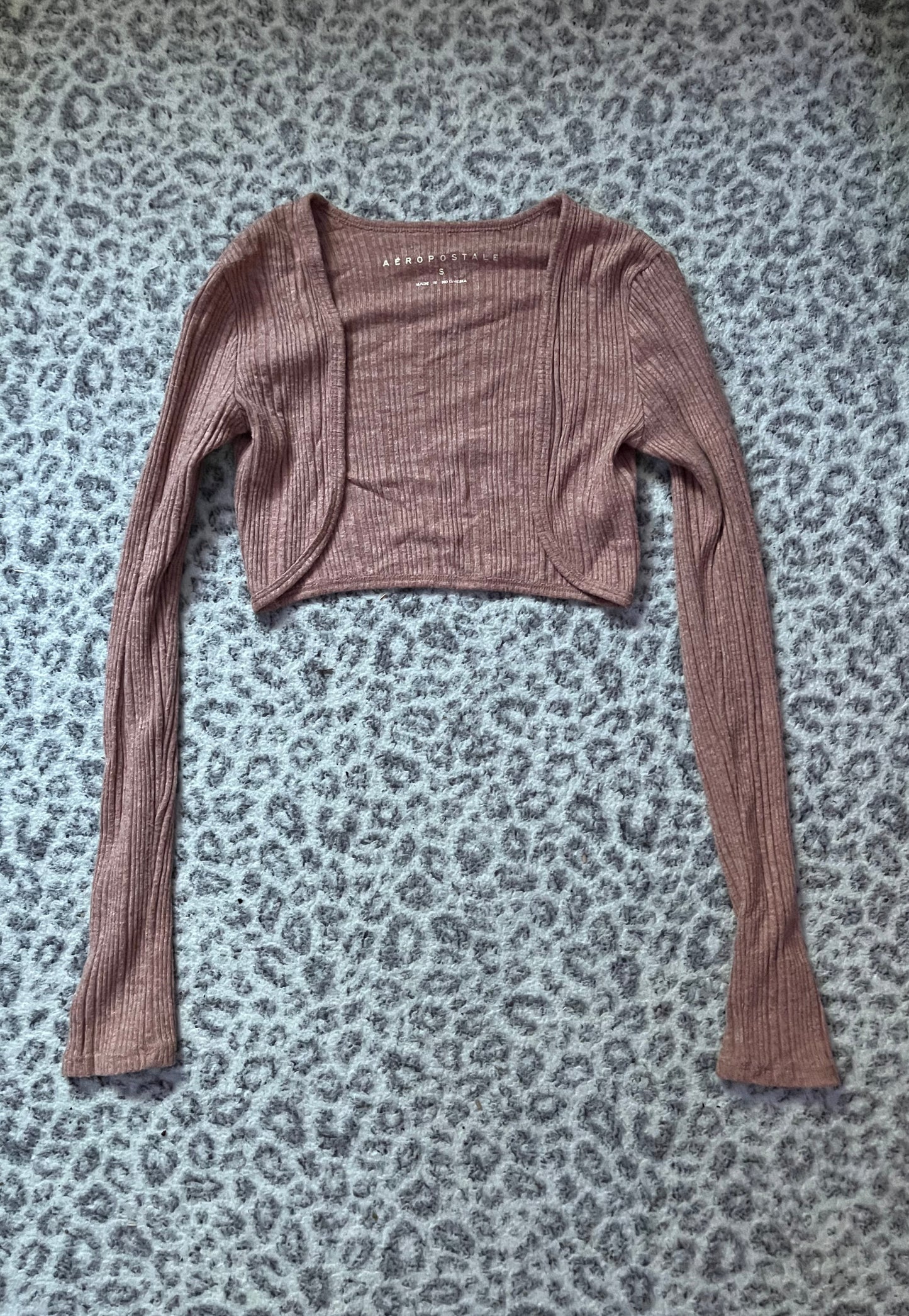 Aeropostale cropped layering top long sleeve
