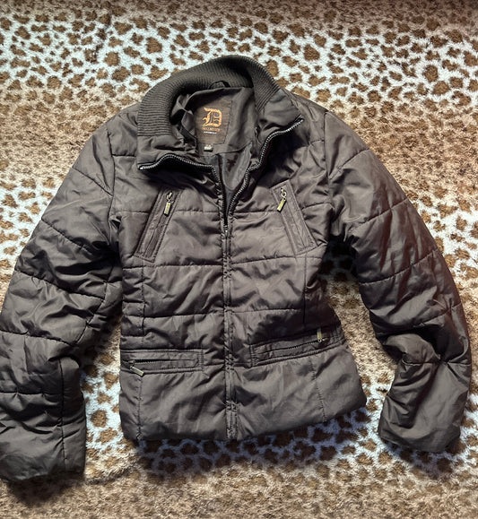 Vintage cropped puffer coat fall vibes