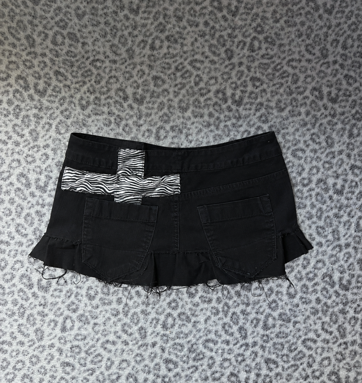 Zebra print lowrise mini skirt black